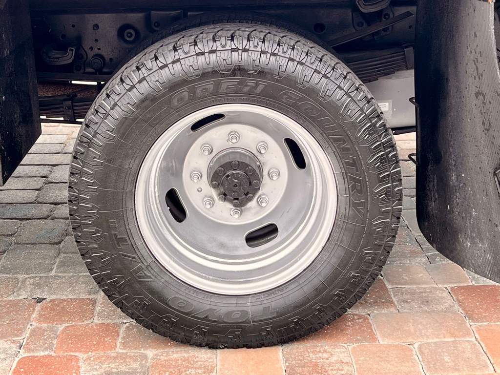 Photo 22 of this FORD F350