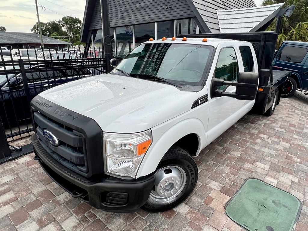Photo 2 of this FORD F350