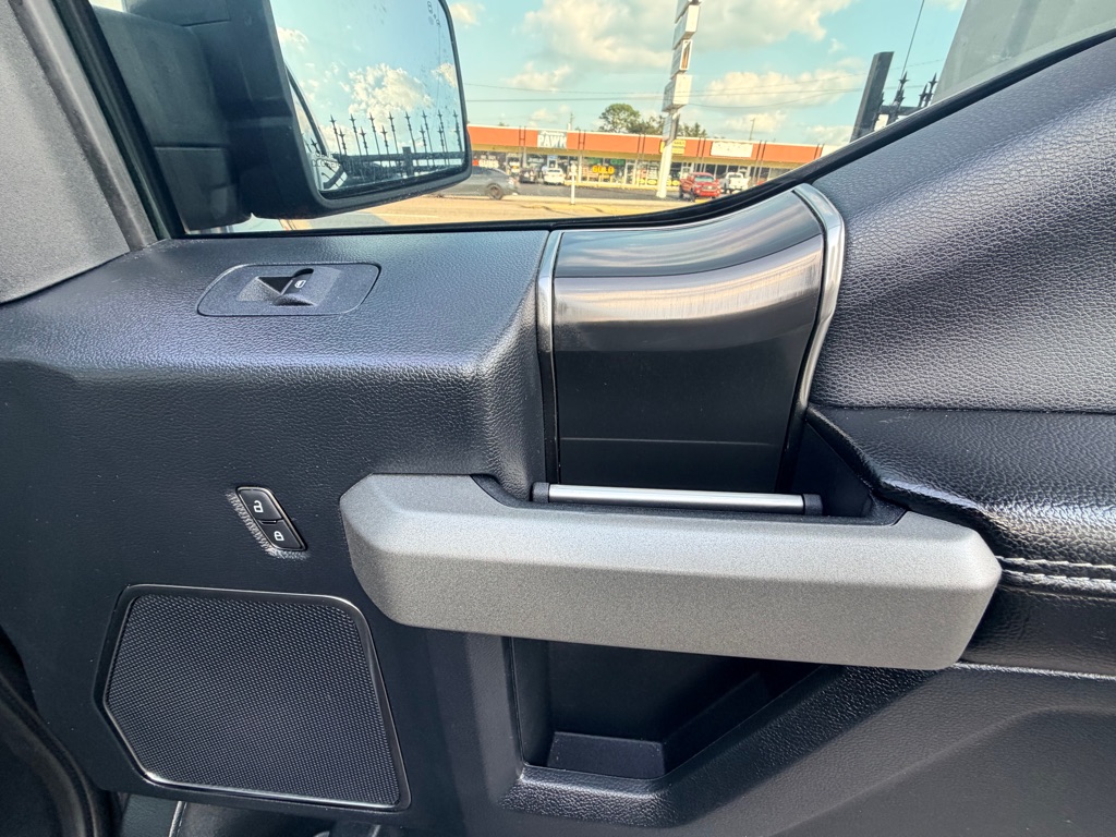 Photo 35 of this FORD F150