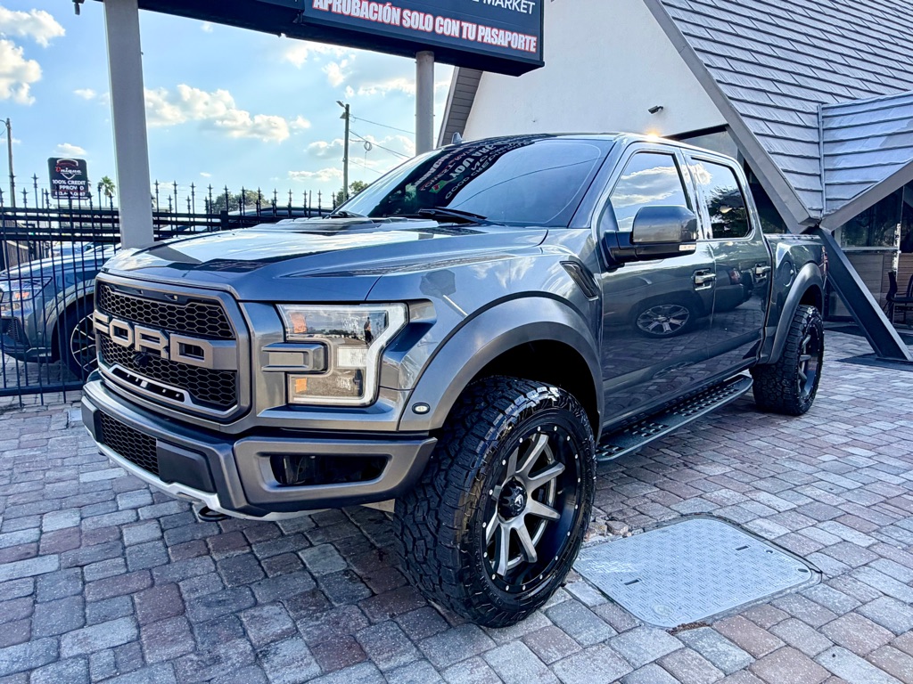 Photo 4 of this FORD F150