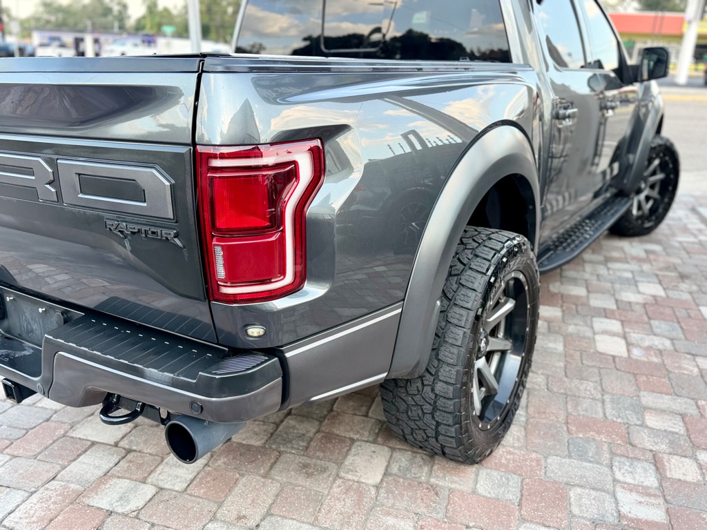 Photo 26 of this FORD F150