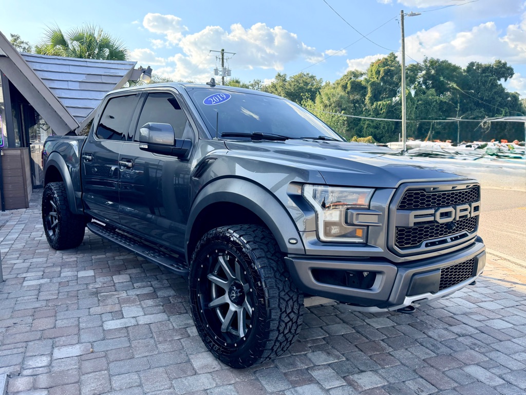 Photo 2 of this FORD F150