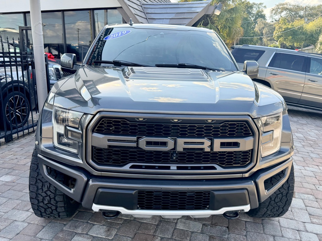 Photo 3 of this FORD F150