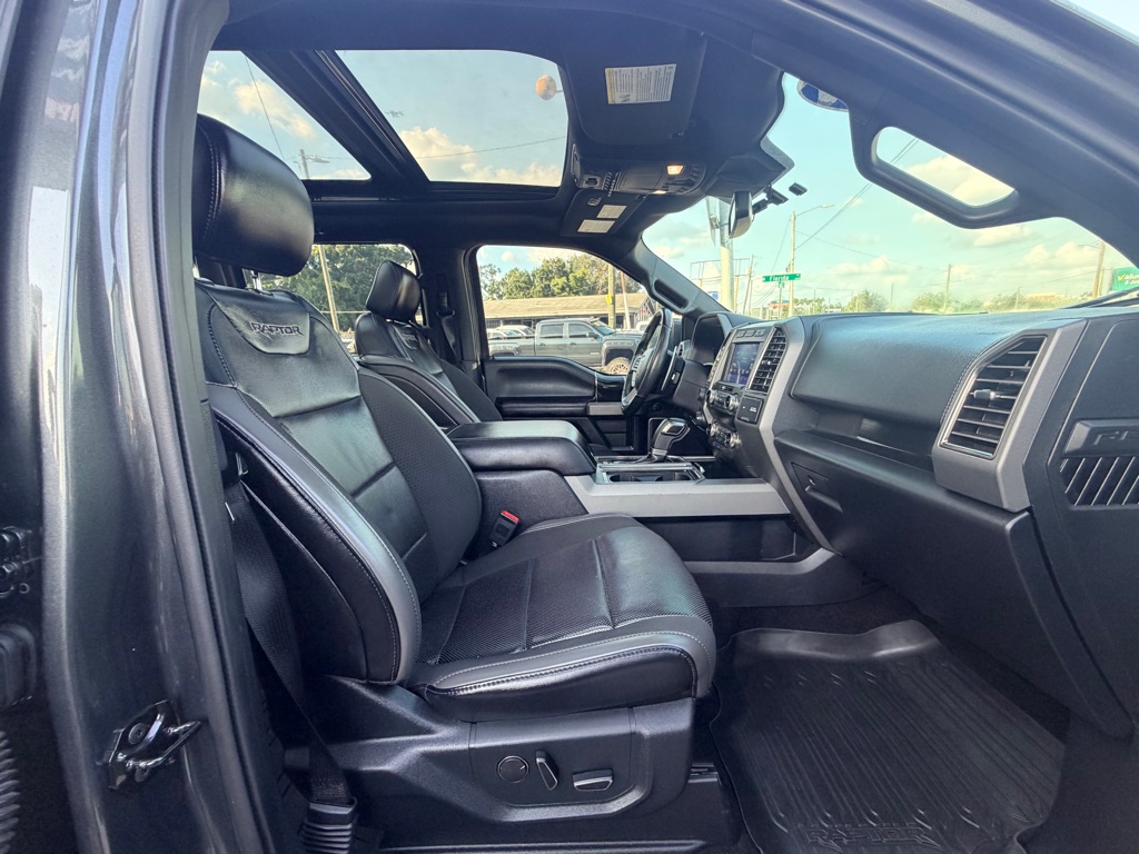 Photo 20 of this FORD F150