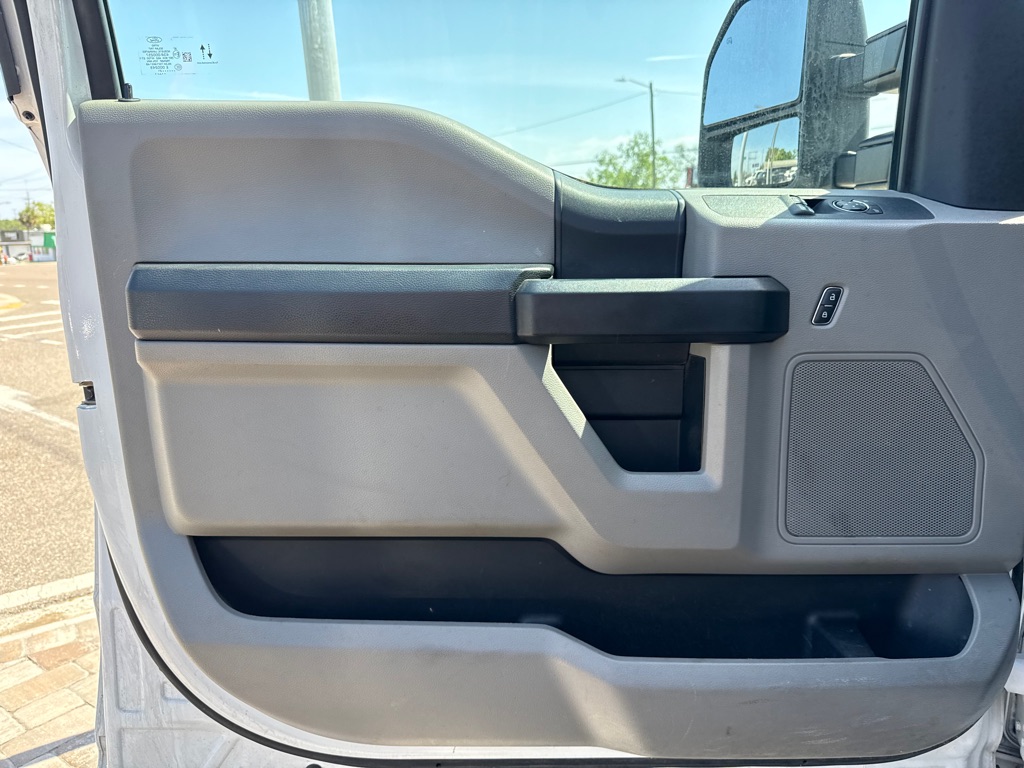 Photo 23 of this FORD F250