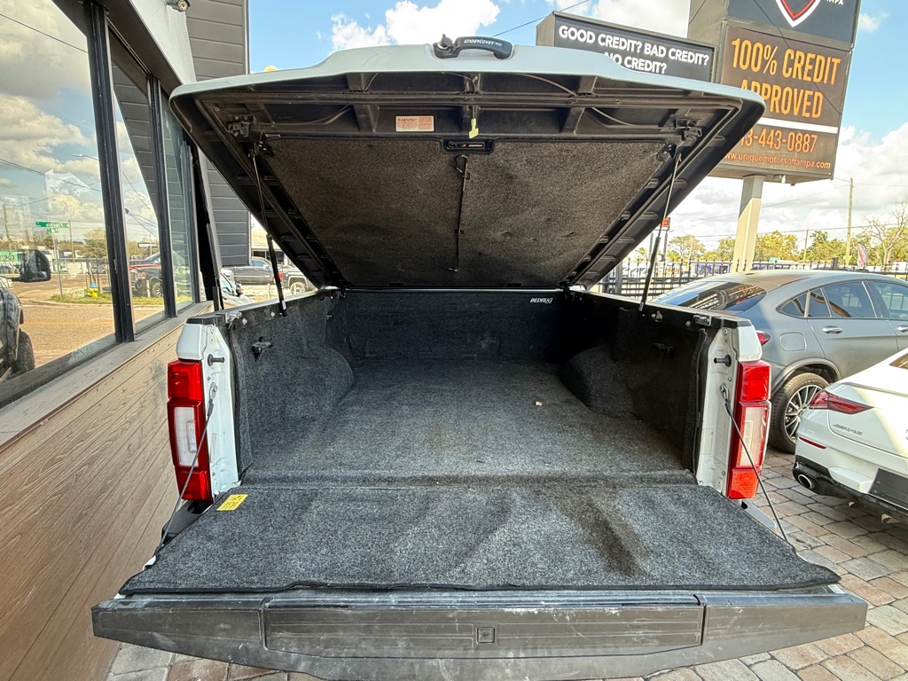 Photo 19 of this FORD F350
