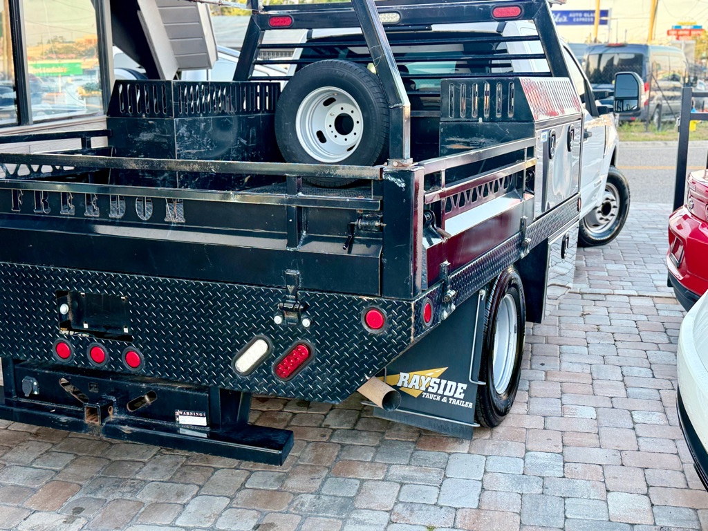 Photo 25 of this FORD F350