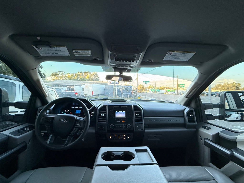 Photo 13 of this FORD F350
