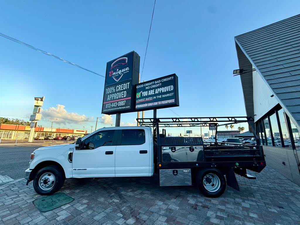 Photo 33 of this FORD F350