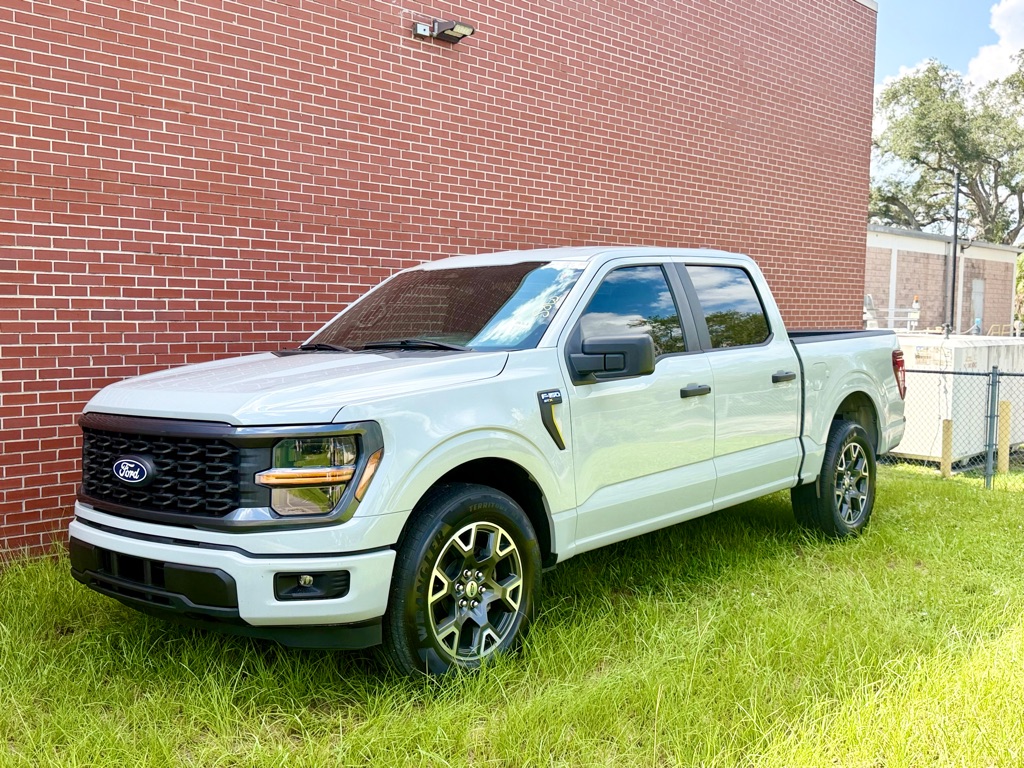 Photo 2 of this FORD F150
