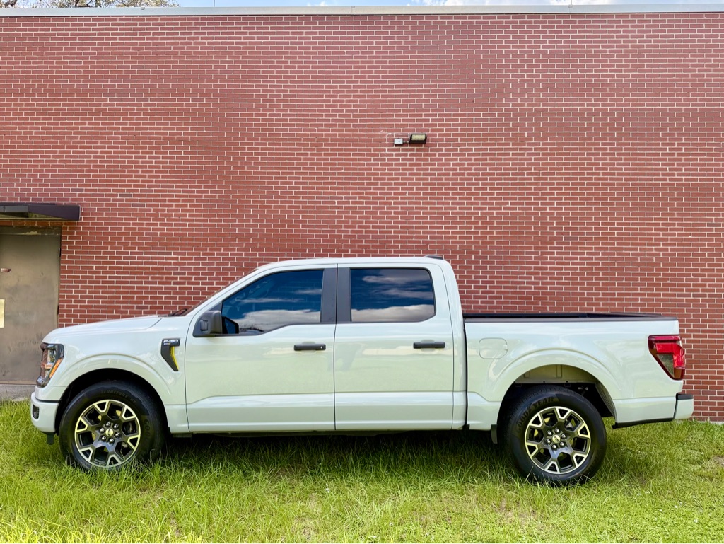 Photo 24 of this FORD F150