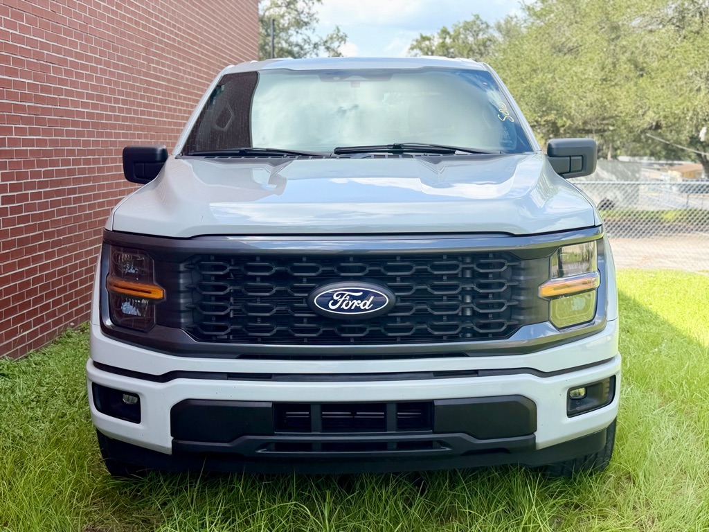 Photo 4 of this FORD F150