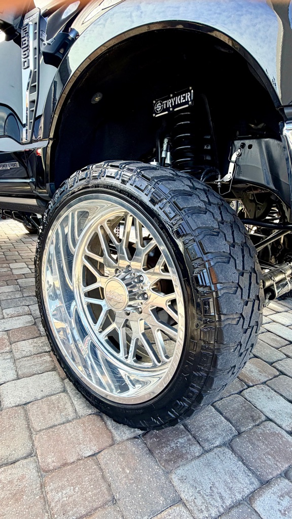 Photo 28 of this FORD F350