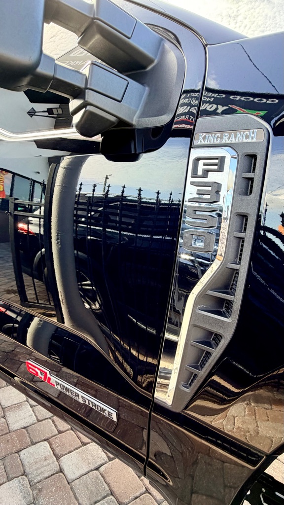 Photo 27 of this FORD F350