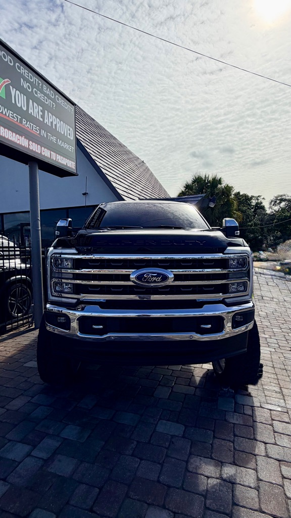 Photo 3 of this FORD F350