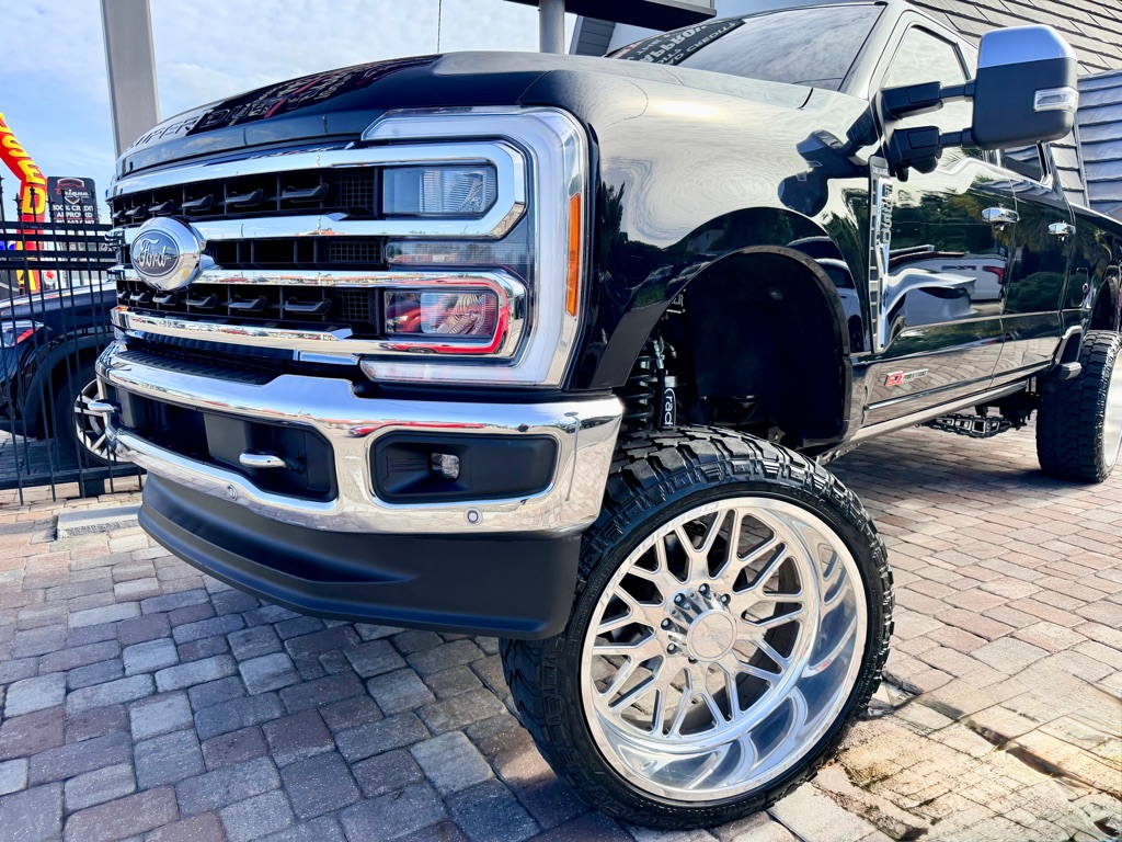 Photo 35 of this FORD F350