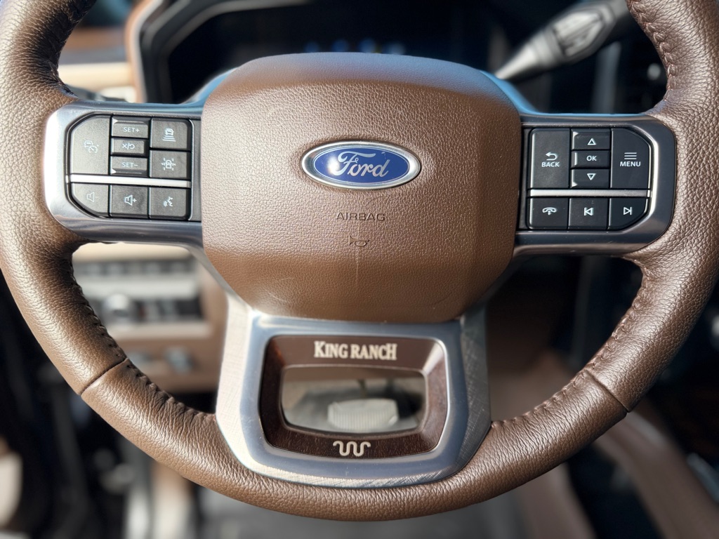 Photo 17 of this FORD F350