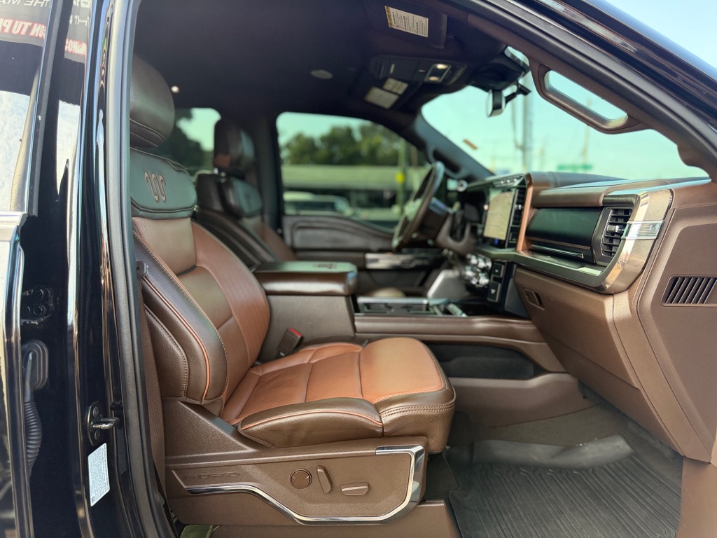 Photo 20 of this FORD F350