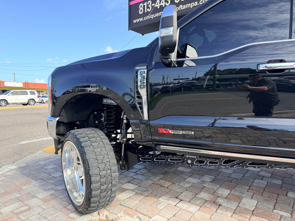 Photo 34 of this FORD F350