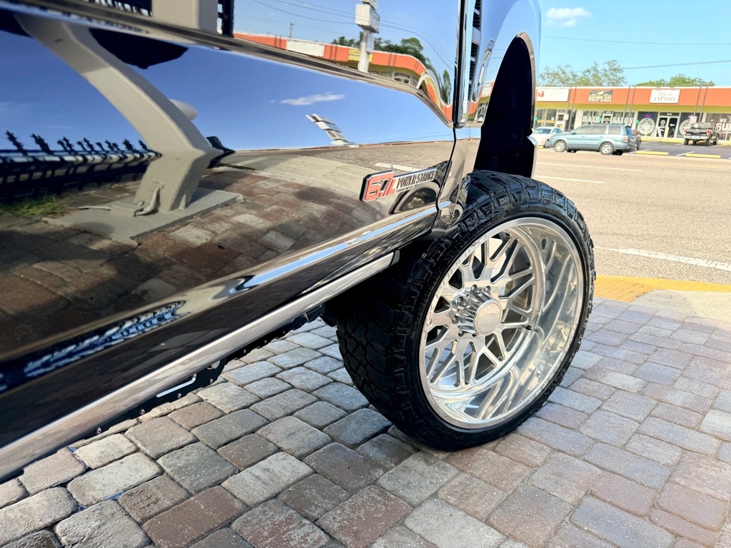 Photo 23 of this FORD F350