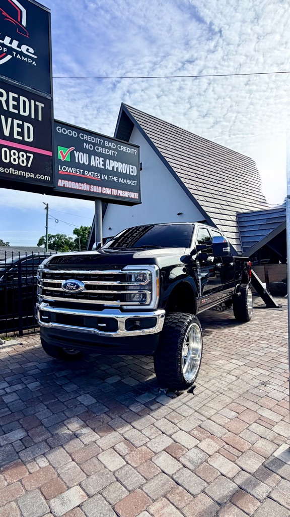 Photo 4 of this FORD F350