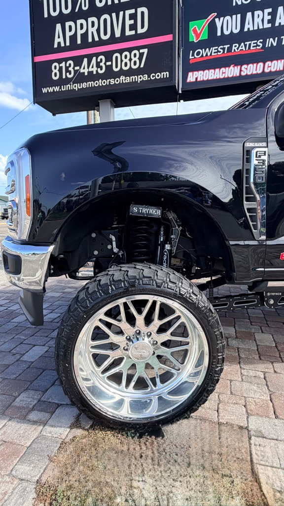 Photo 8 of this FORD F350