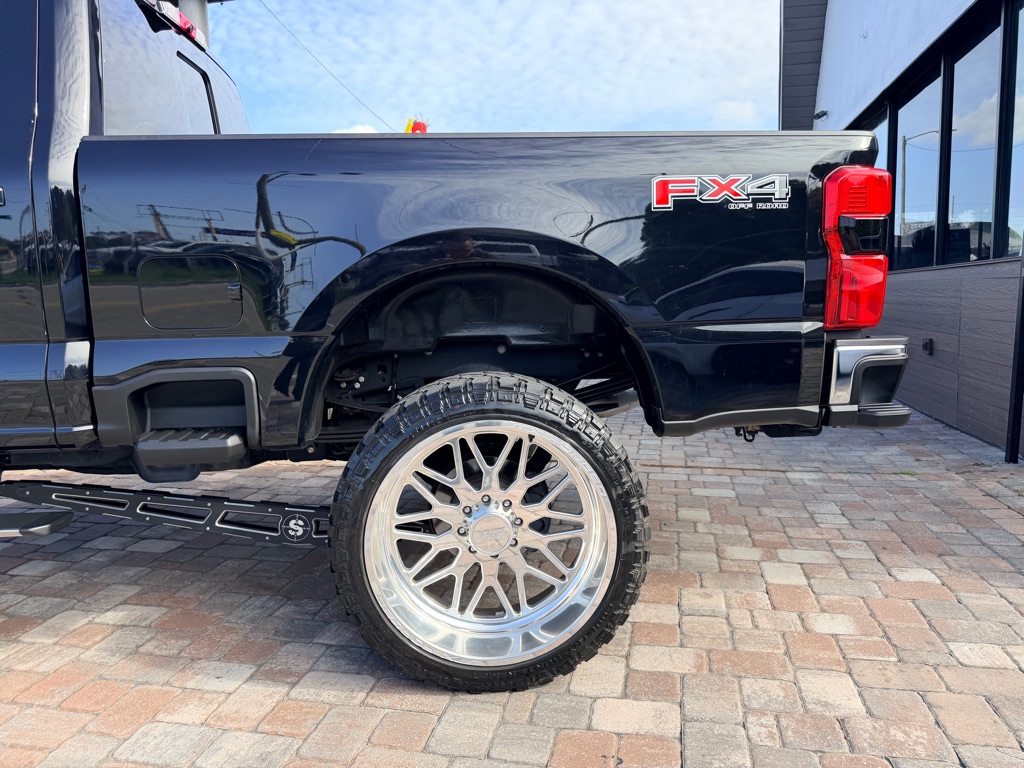 Photo 33 of this FORD F350