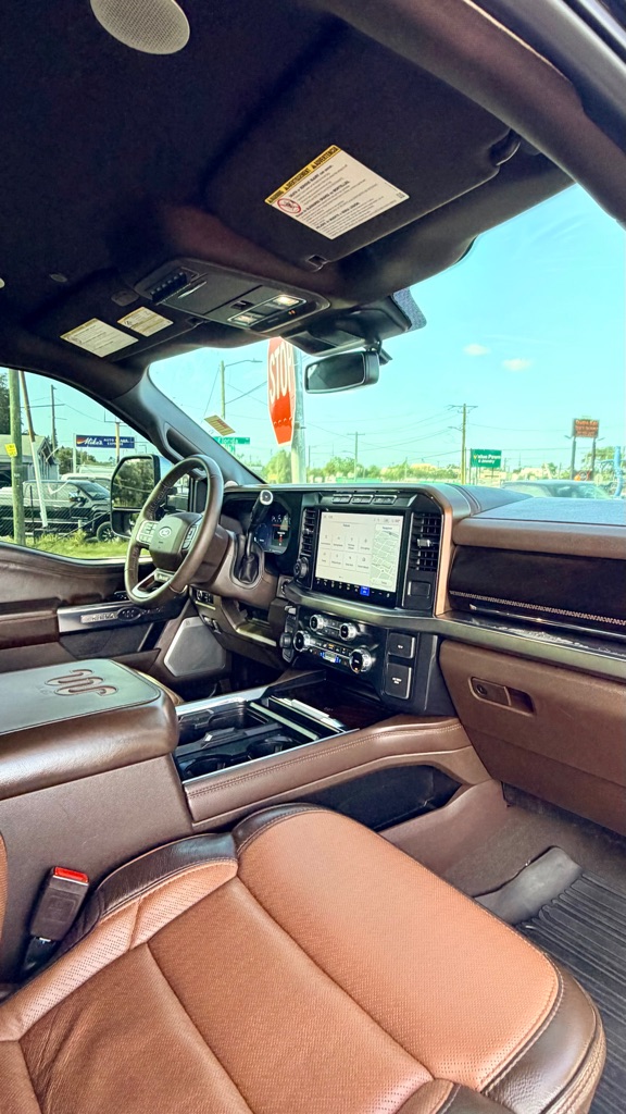 Photo 31 of this FORD F350