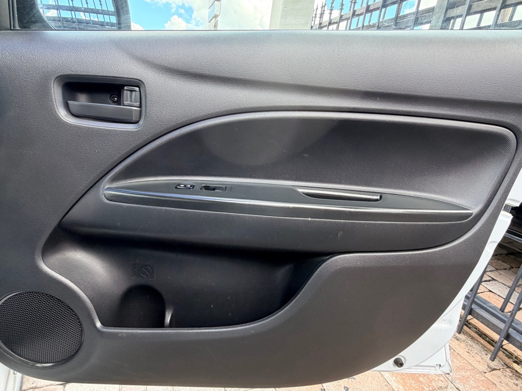 Photo 31 of this MITSUBISHI MIRAGE