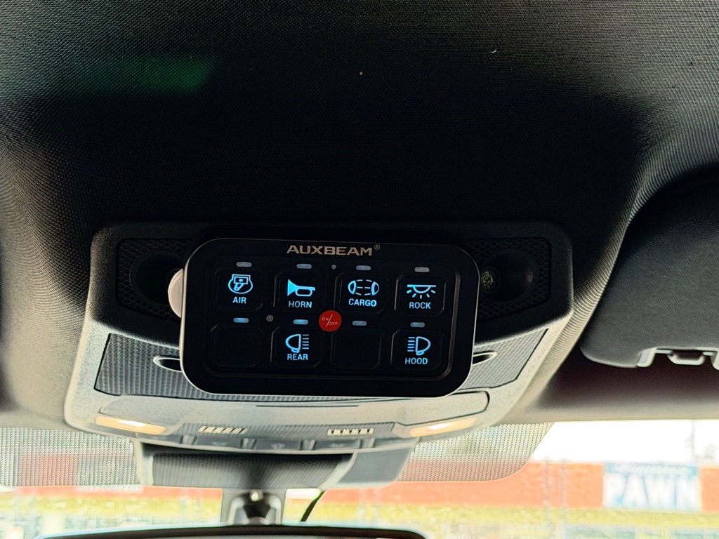 Photo 40 of this FORD F250 LARIAT