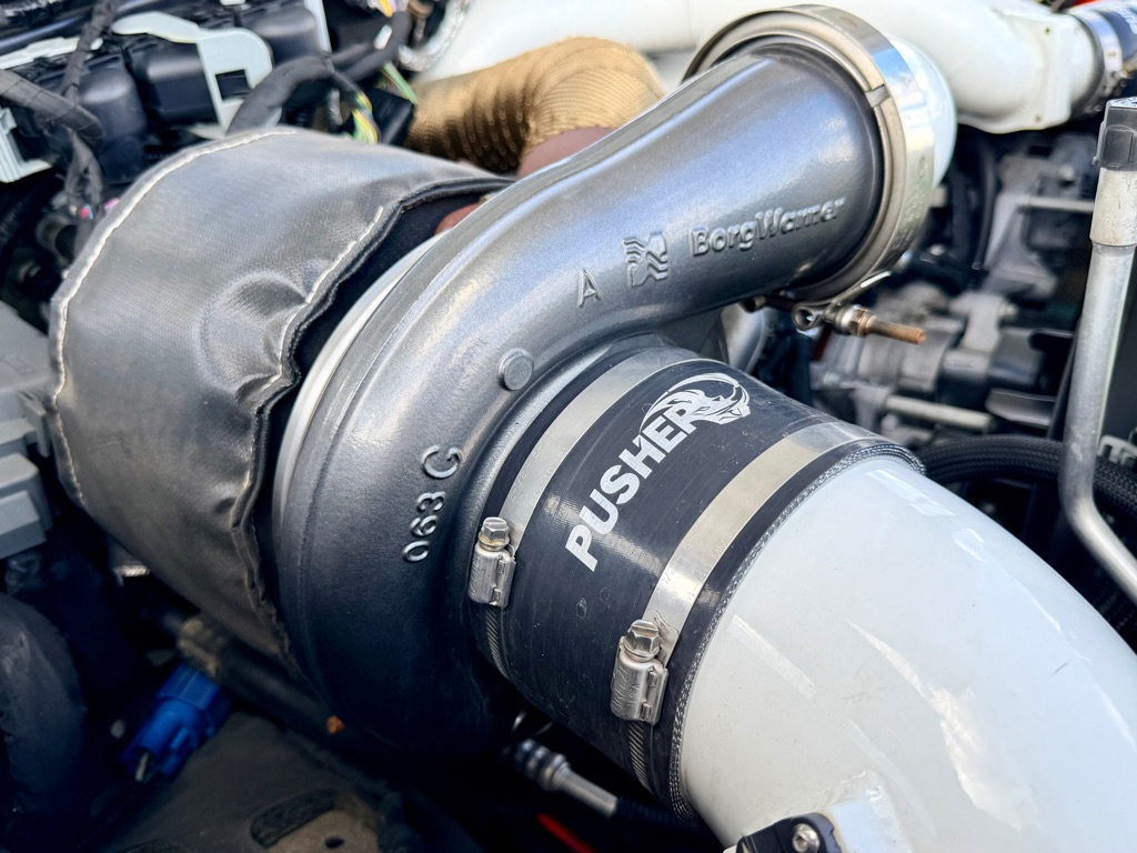 Photo 28 of this FORD F250 LARIAT