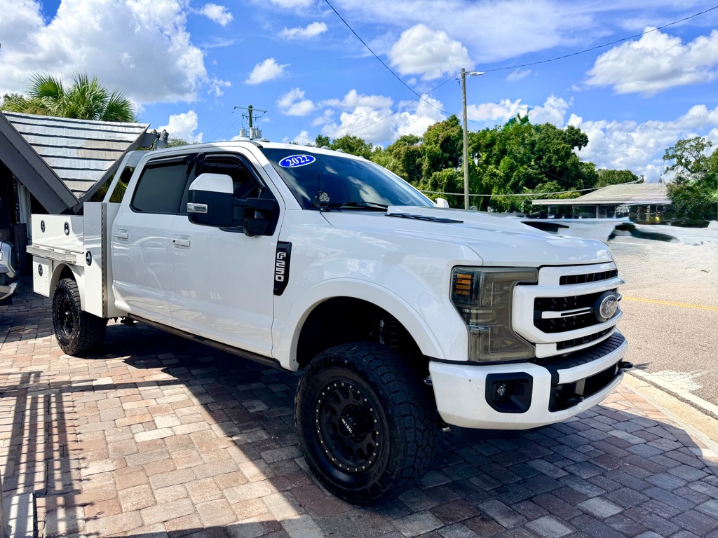 Photo 4 of this FORD F250 LARIAT