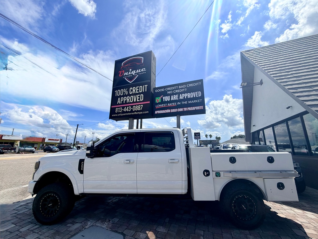 Photo 7 of this FORD F250 LARIAT
