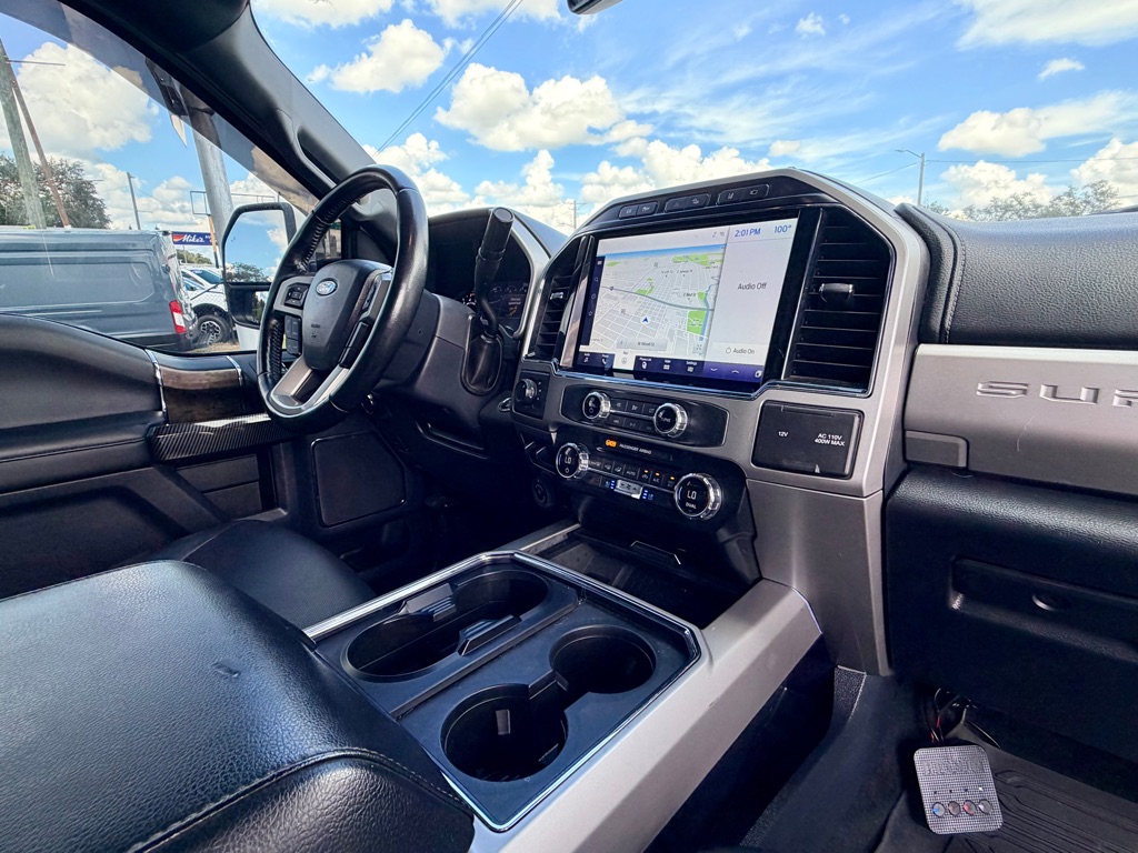 Photo 32 of this FORD F250 LARIAT