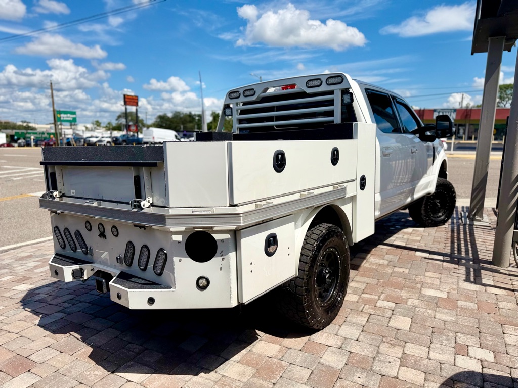 Photo 3 of this FORD F250 LARIAT