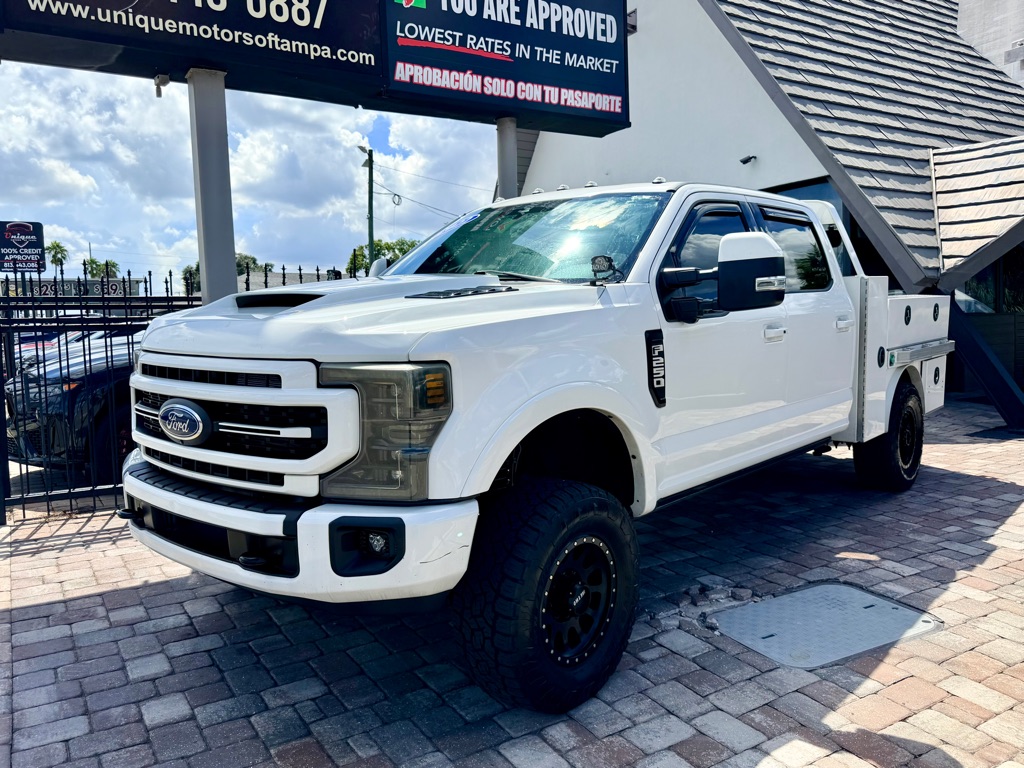 Photo 6 of this FORD F250 LARIAT