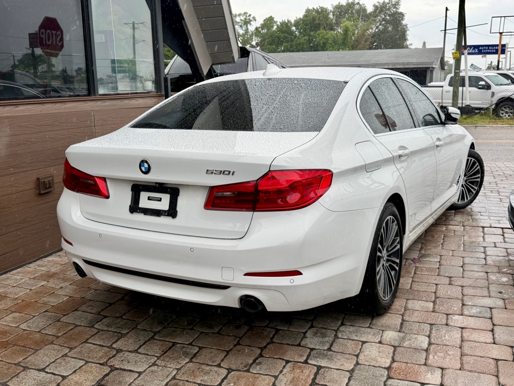 Photo 2 of this BMW 530