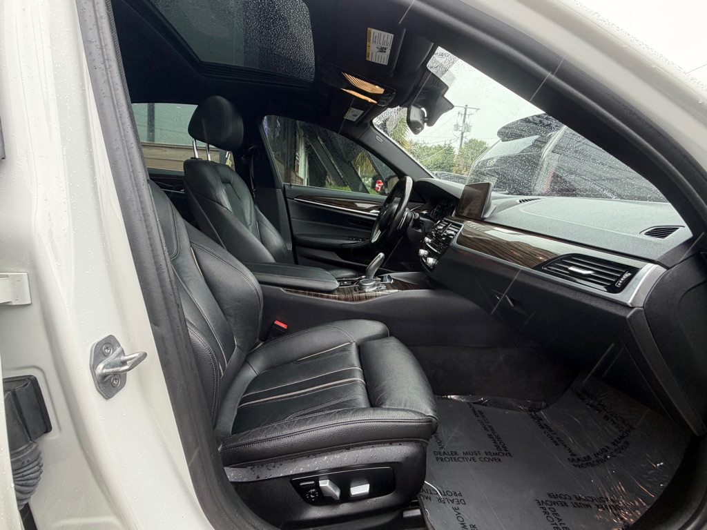 Photo 17 of this BMW 530