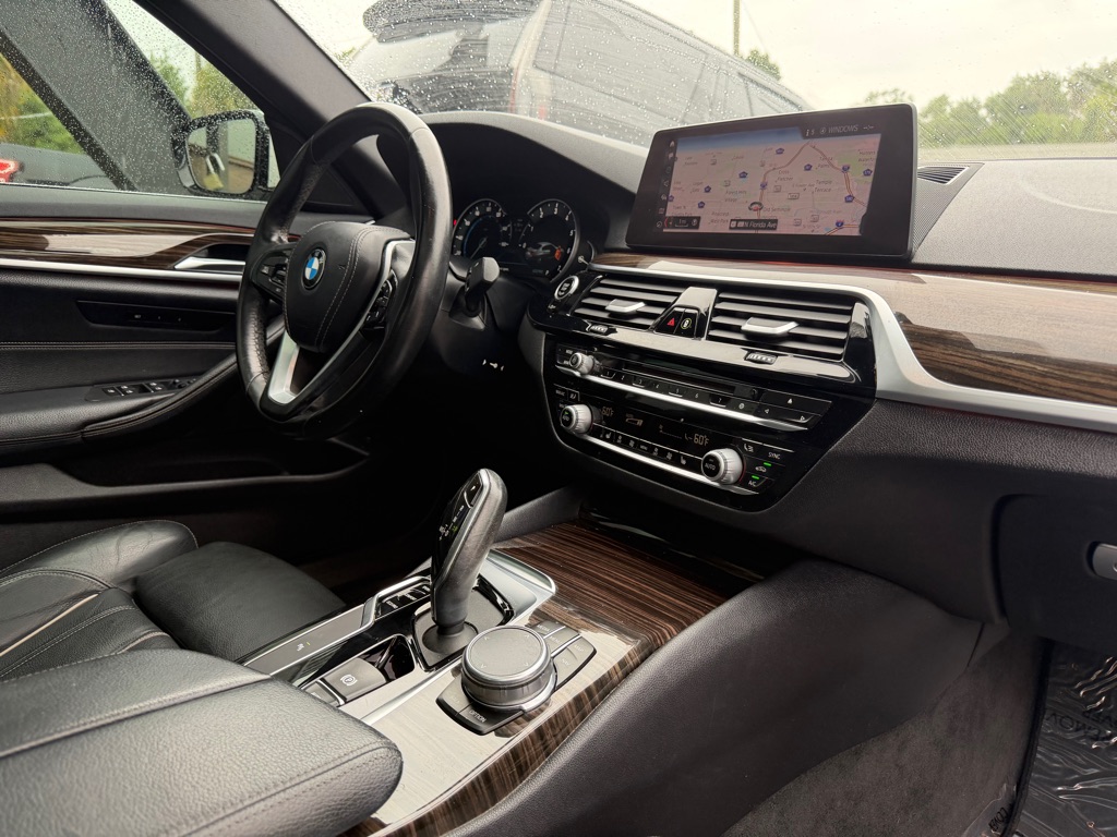 Photo 18 of this BMW 530