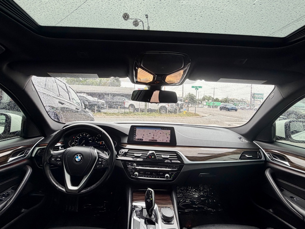 Photo 10 of this BMW 530