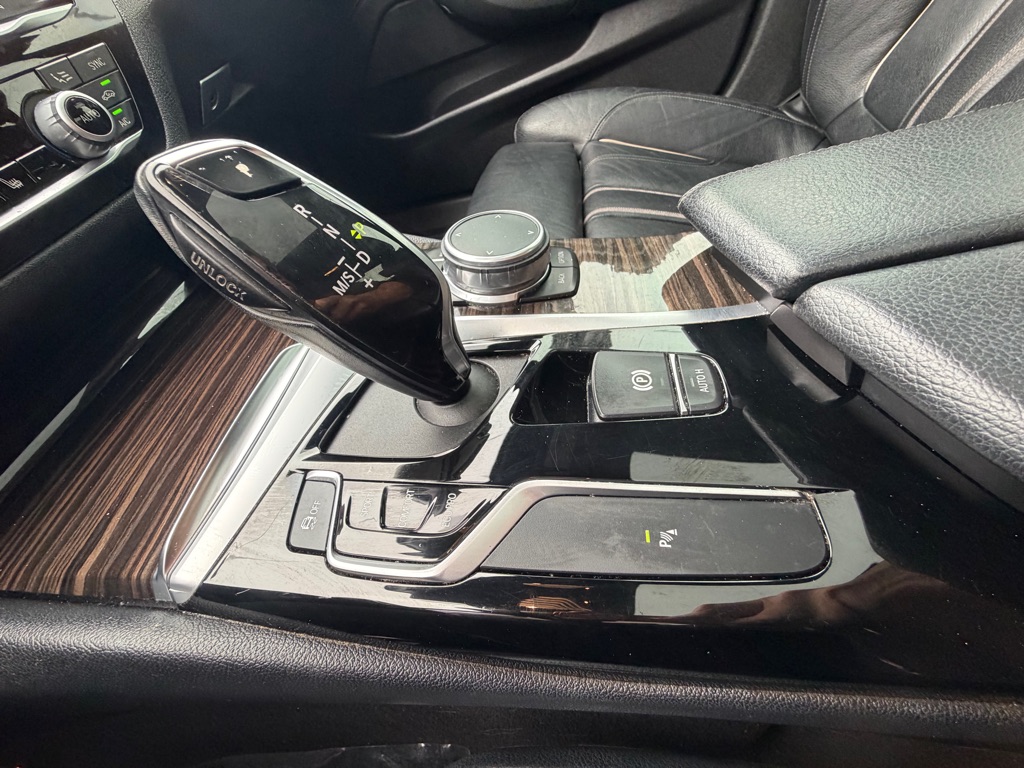 Photo 13 of this BMW 530