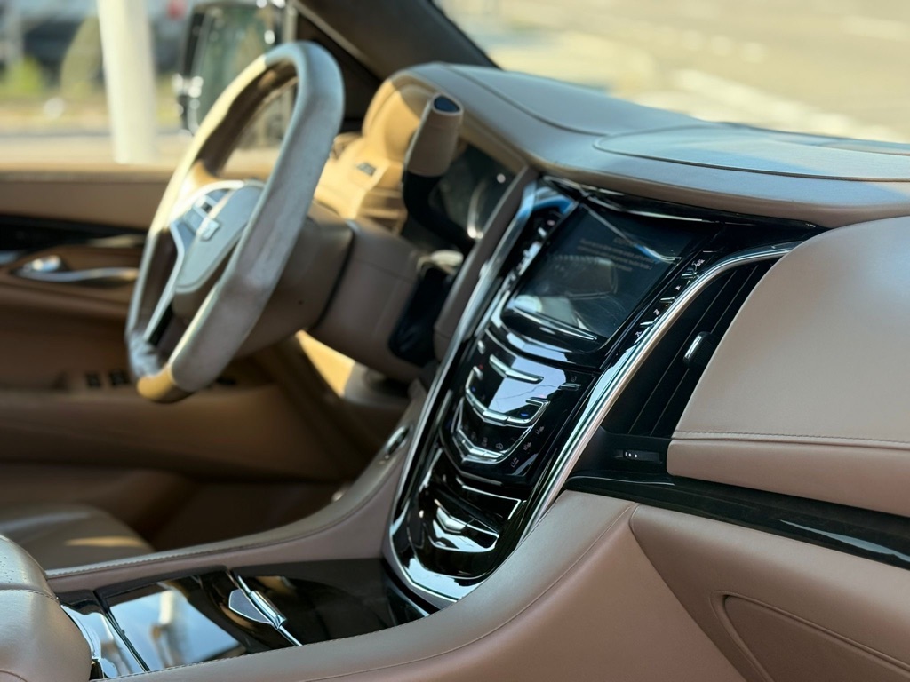 Photo 19 of this CADILLAC ESCALADE