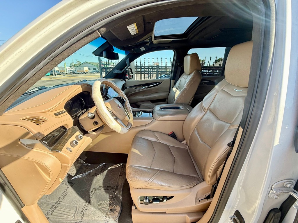 Photo 11 of this CADILLAC ESCALADE