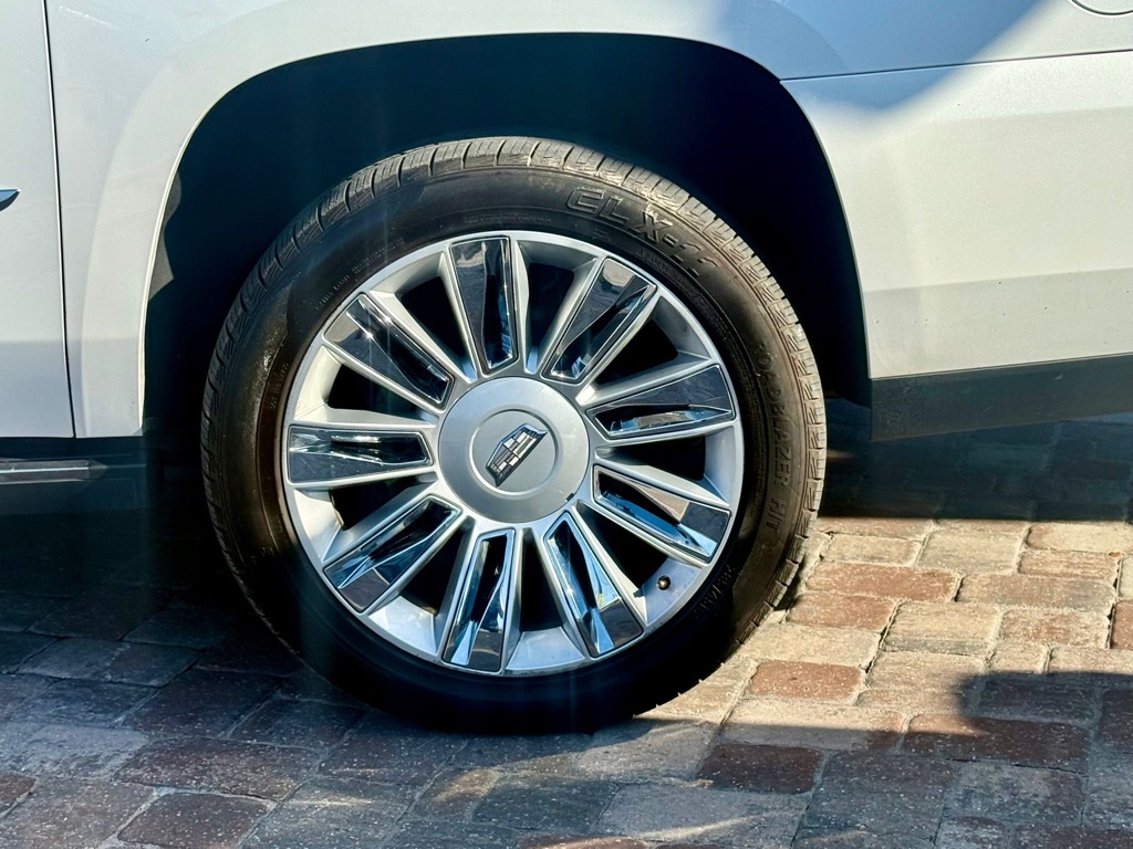 Photo 8 of this CADILLAC ESCALADE