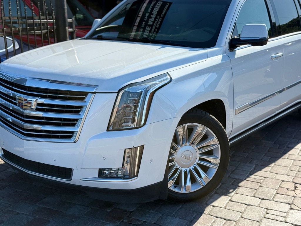 Photo 21 of this CADILLAC ESCALADE