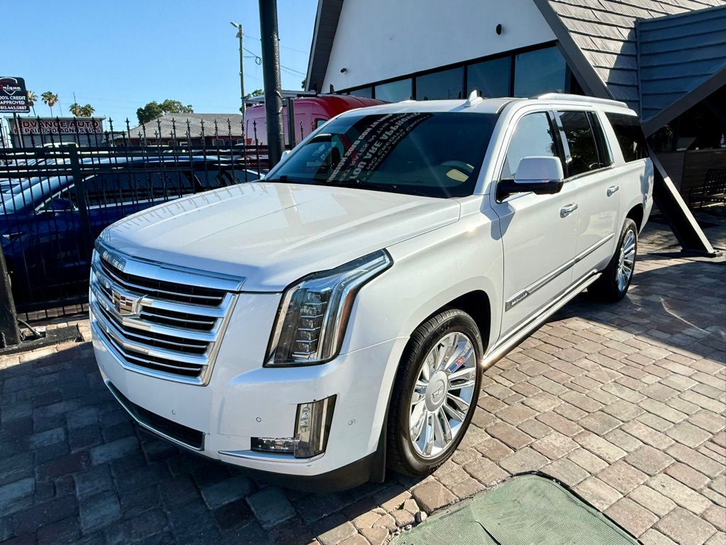 Photo 3 of this CADILLAC ESCALADE