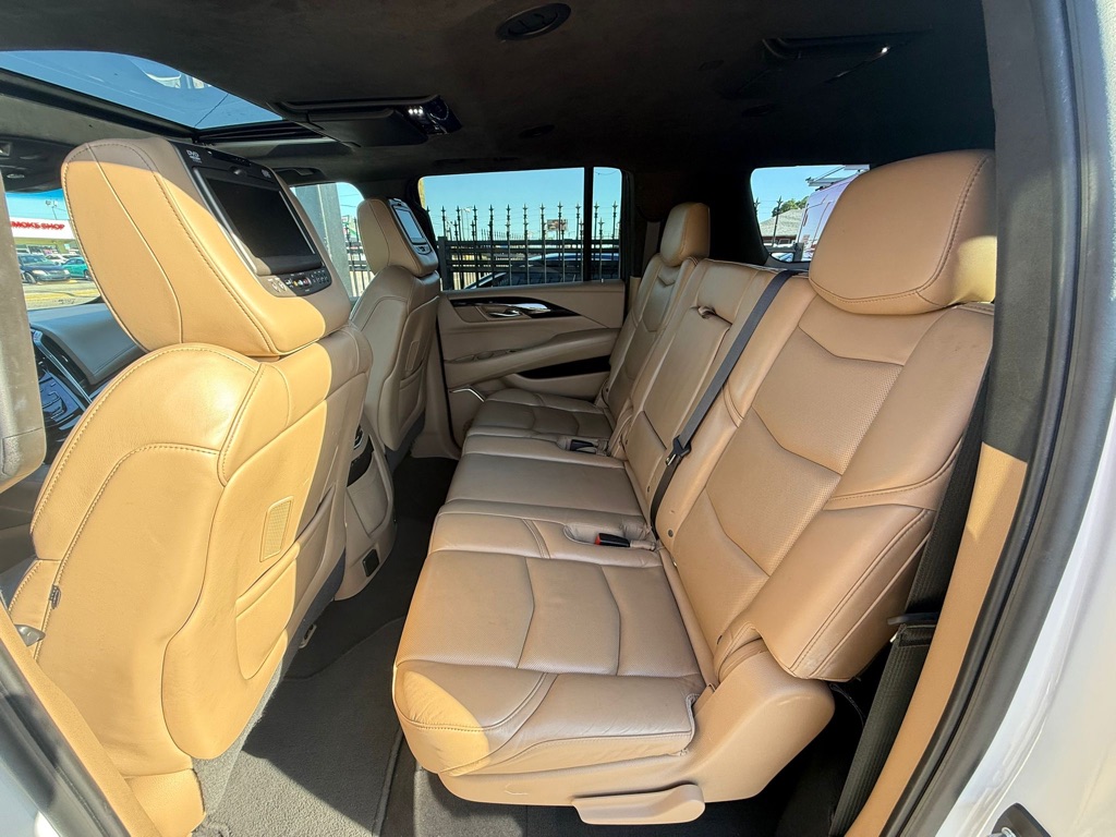 Photo 14 of this CADILLAC ESCALADE