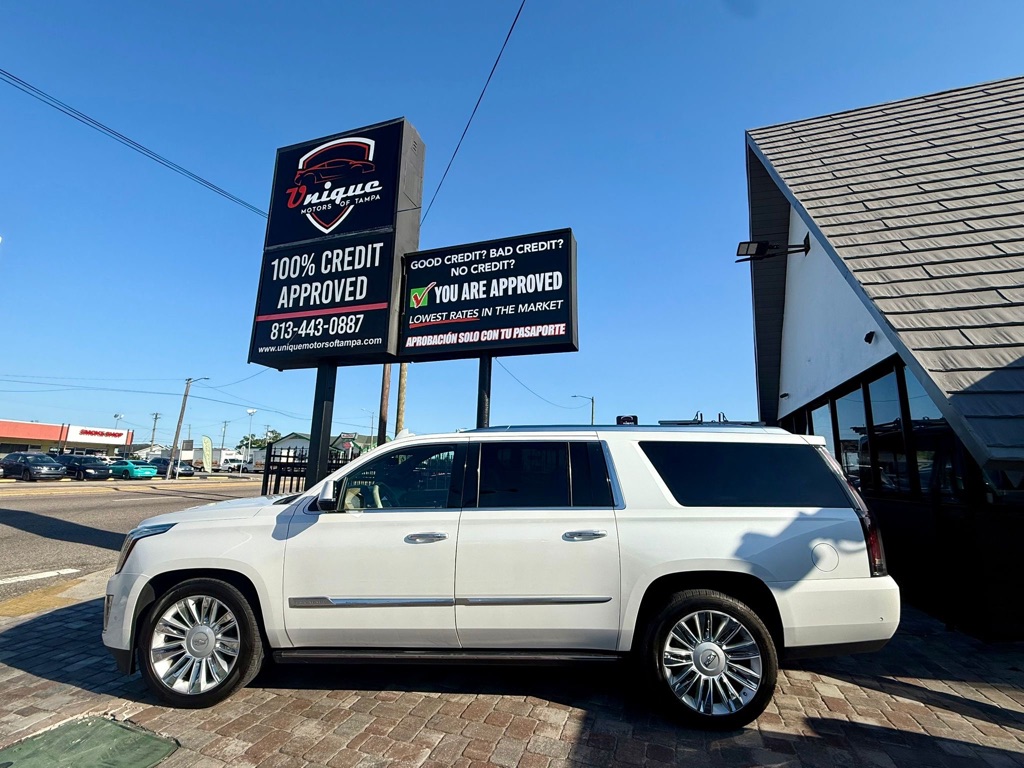 Photo 4 of this CADILLAC ESCALADE