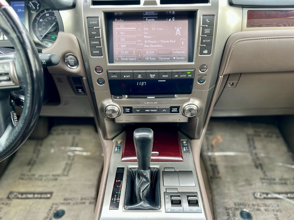 Photo 13 of this LEXUS GX