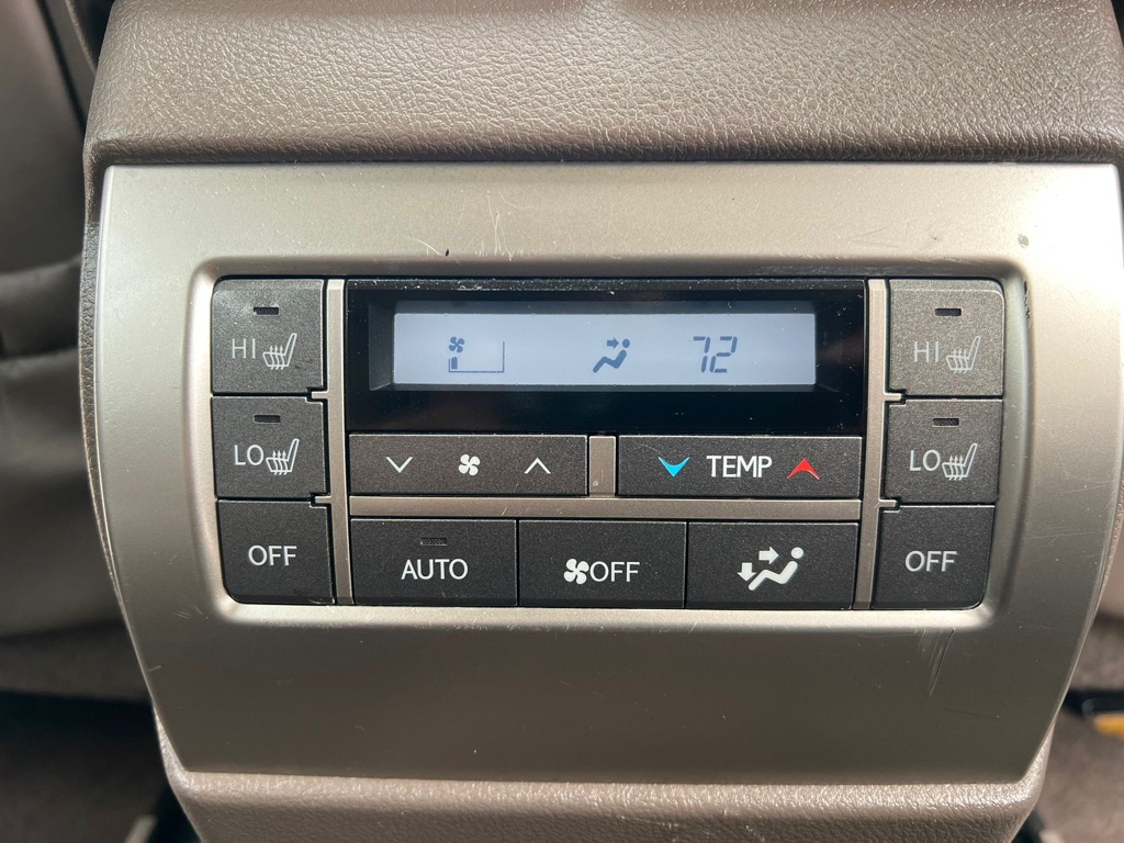 Photo 26 of this LEXUS GX